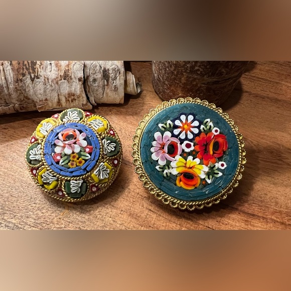 Italian Floral Micro Mosaic Brooch Pin Yellow Purple Blue Glass Art Gold 1 1/4” - Picture 7 of 7